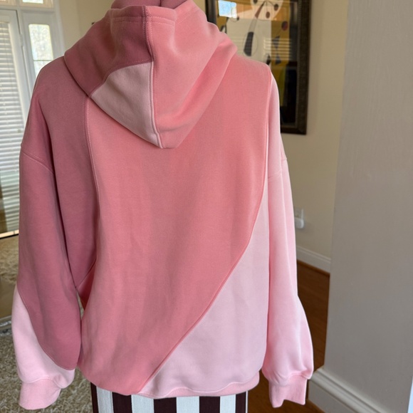 Alo Yoga Make Waves Hoodie Sunset Pink Tonal Size Medium Gym Beach Workout NWT - Picture 2 of 9